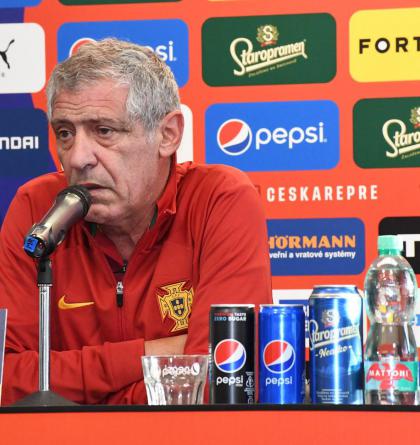 Trenér Polska Fernando Santos se v Edenu po půlroce  možná ocitl na stejné židli, ale smutný