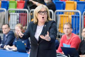 Poděkování trenérce USK Praha Natálii Hejkové uvedené do FIBA basketbalové síně slávy Poděkování trenérce USK Praha Natálii Hejkové uvedené do FIBA basketbalové síně slávy