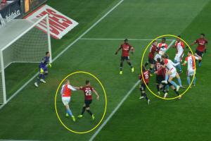 Odezírali jsme z tuctu a z jednoho obrázku z fotbalového derby Slavia - Sparta. Podívejte se! Odezírali jsme z tuctu a z jednoho obrázku z fotbalového derby Slavia - Sparta. Podívejte se!