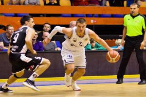 Černobílý basketbal byl k vidění na Folimance ... USK Praha - Hradec Králové 82:74 Černobílý basketbal byl k vidění na Folimance ... USK Praha - Hradec Králové 82:74