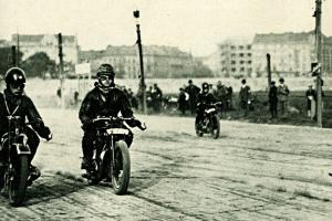 Motocyklové závody na Letné