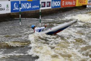 Kanoista Lukáš Rohan se stal poprvé vítězem Světového poháru, navíc doma v Troji