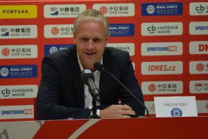 Otázka, zda bude trénovat Spartu Praha současného kouče Olomouce Jílka rozesmála Otázka, zda bude trénovat Spartu Praha současného kouče Olomouce Jílka rozesmála