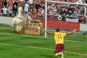Fotbalisté vítají sponzorský dar z Německa