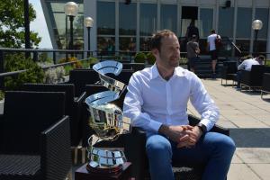 Poslanci navrhli prezidentovi ocenit 33 osobností včetně sportovců Čecha a Ledecké Poslanci navrhli prezidentovi ocenit 33 osobností včetně sportovců Čecha a Ledecké