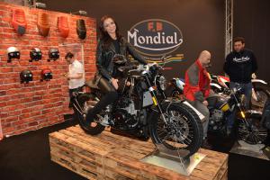 Motosalon v Praze v Letňanech otevřel dvéře všem motorkářům se stovkami strojů Motosalon v Praze v Letňanech otevřel dvéře všem motorkářům se stovkami strojů