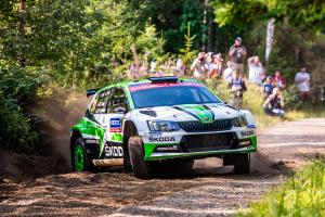 Ve Finské rally po druhém dnu vede v kategorii WRC 2 Kalle Rovanperä s vozem ŠKODA