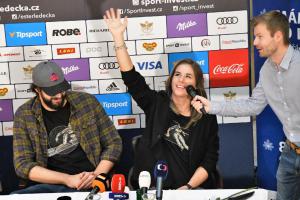 Ester Ledecká má své hrníčky, tréninkový deník a další předměty se superhrdinkou Ester Ledecká má své hrníčky, tréninkový deník a další předměty se superhrdinkou
