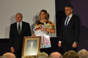 Sportovkyní Dukly 2018 byla vyhlášena dvojnásobná olympijská vítězka Ester Ledecká Sportovkyní Dukly 2018 byla vyhlášena dvojnásobná olympijská vítězka Ester Ledecká