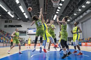 Drtivá výhra basketbalistek USK Praha o 68 bodů ... USK Praha - Ostrava 117:49