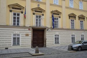 Ministerstvo školství, mládeže a tak trochu i tělovýchovy začalo rozdělovat dotace na sport Ministerstvo školství, mládeže a tak trochu i tělovýchovy začalo rozdělovat dotace na sport