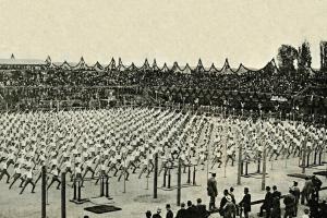 Veřejné cvičení při slavnosti 25.výročí založení Sokola ve Lvově, 6.června 1892 Veřejné cvičení při slavnosti 25.výročí založení Sokola ve Lvově, 6.června 1892