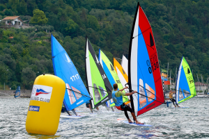 Karel Lavický vicemistrem světa ve windsurfingu v historické třídě budoucnosti