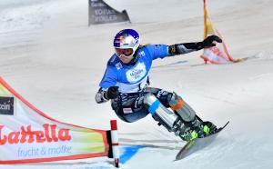 Dva dny po závodech na lyžích si Ester Ledecká hned na SP na snowboardu vybojovala stříbro!