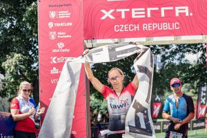 Tituly mistrů Česka si na XTERRA Prague vyplavali, vyjeli a vyběhali Tomáš Kříž a Helana Karásková