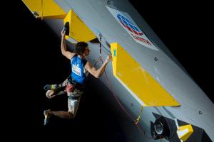 Sláva: Český sportovní lezec Adam Ondra má z MS zlatou medaili z lezení na obtížnost Sláva: Český sportovní lezec Adam Ondra má z MS zlatou medaili z lezení na obtížnost
