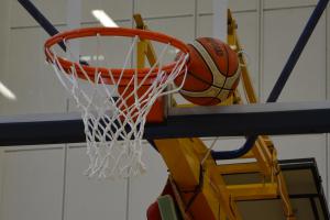 Kam v neděli 13. ledna 2019 za sportem? Hraje se fotbal, hokej, basketbal i házená Kam v neděli 13. ledna 2019 za sportem? Hraje se fotbal, hokej, basketbal i házená