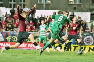 Byl to odchovanec Sparty Praha Jan Záviška, co vyrovnal v dresu Klokanů proti Spartě na 1:1 Byl to odchovanec Sparty Praha Jan Záviška, co vyrovnal v dresu Klokanů proti Spartě na 1:1