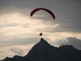 Basejumping si vyžádal lidský život na Sněžce