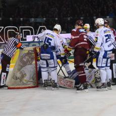 Hokejová liga byla v únoru v plném proudu a při utkání Sparta - Kometa Brno byl zájem o branku Moravanů