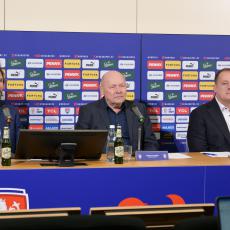 Pavel Nedvěd, Miroslav Koubek a David Trunda na besedě s novináři