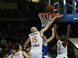 Slavný den biatlonistek a ještě prohry v basketbale (7.1.2015)