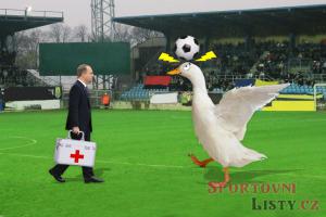 Fotbalová liga se přerušuje
