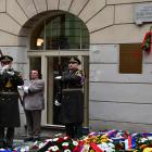 Na počest Jana Opletala vlál sokolský prapor v Praze u Hlávkovy koleje 17. listopadu 2025