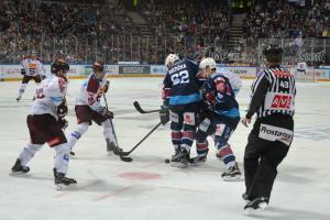 Hokejisty Sparty Piráti z Chomutova oloupili jen o bod. Sparta vyhrála 3:2