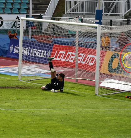 Fotbalisté Dukly Praha se zachránili v první lize po duelu Dukla - Vyškov 4:2 na penalty