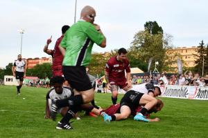 Během semifinále Sparta - Tatra 22:25 se za osmdesát minut nejméně třicetkrát přerušila hra