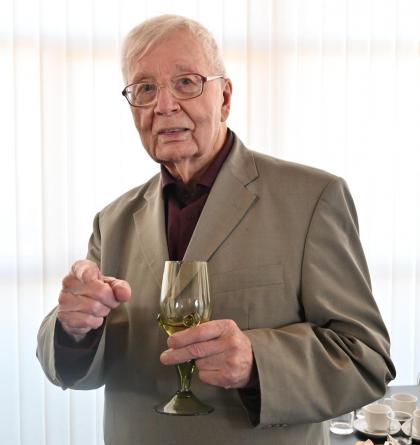 Na všesokolských sletech cvičila  legenda českého zeměměřictví devadesátiletý Jiří Šíma třikrát