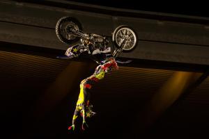 Místo závodu MS jeli freestyle motokrosaři v Jerezu exhibici a povedla se