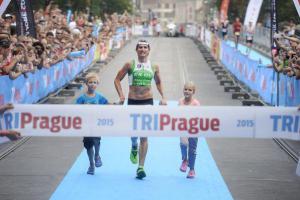 Tvrdá realita, šprýmoval vítěz TRIPrague Filip Ospalý, který cílem proběhl se svými dětmi