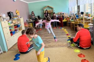 Projekt “Sportujeme v regionech” navštívil děti na Vysočině v Hodicích a v Mnichu