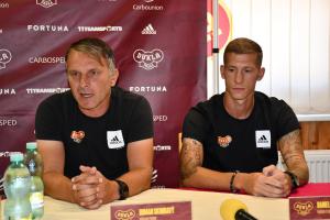 První utkání, první vítězství fotbalistů Dukly Praha ... Vyšehrad - Dukla 0:3