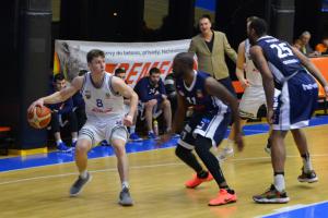 Basketbalisté USK Praha vybojovali třetí výhru v řadě a kdo to odnesl? NH Ostrava!