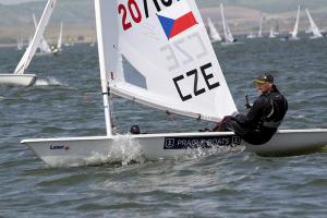 Halouzka, Kozelská Fenclová a junior Přikryl berou tituly z prvního letošního MČR