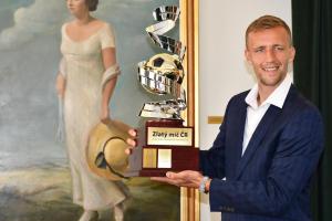 Tomáš Souček potřetí vyhrál anketu Zlatý míč ČR, Antonína Baráka porazil o jediný bod