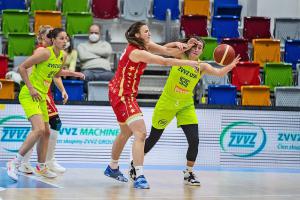 Když jedny basketbalistky nad druhými vyhrají rozdílem 80 bodů. USK Praha – Slavia 113:33