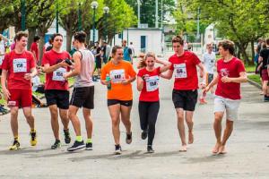 Juniorský maraton rozhýbal pražskou Stromovku 64 desetičlennými týmy z Prahy