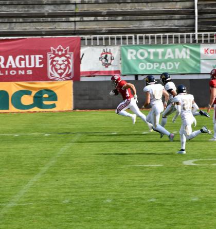 Vítězství amerických fotbalistů Prague Lions nad Maďary s Fehervarosu Enthroners 10:6