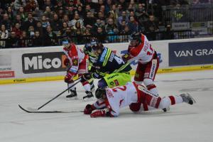 Hokejisté Sparty s Olomoucí poskytli divákům drama až do vítězných nájezdů