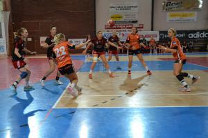 Duel nejlepších týmů v házené žen skončil plichtou ... Slavie - Most 24:24
