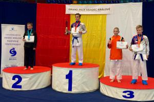 Stříbro a čtyři bronzy si vezou karatisté Gryfu z Grand Prix v Hradci Králové