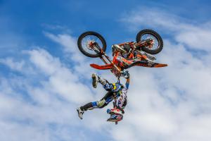 V Poříčí nad Sázavou proběhne souboj o titul ve freestyle motokrosu: Pilát vyzve Podmola