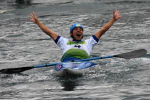 Podívejte se, jak na vodě slavil zisk bronzové olympijské medaili Jiří Prskavec