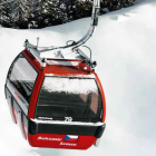 Proč v Kitzbühelských Alpách má kabinka lanovky č. 79 jméno Zeman s českou vlajkou?