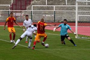 První soutěžní utkání fotbalistů z Vyškova v Praze. Míčové hry v Praze hráli jen ragbisté Vyškova