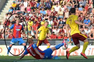Profesionální kluby o víkendu uctí památku fotbalisty Františka Rajtorala